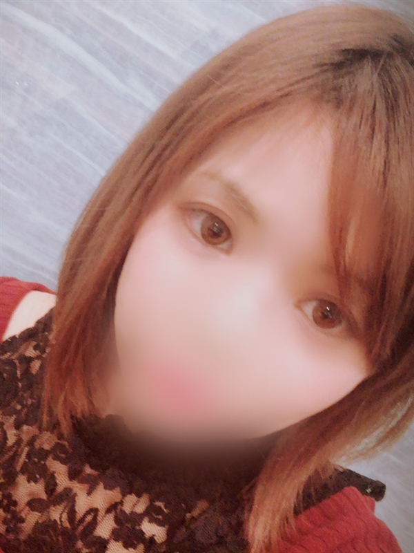 みこと(23歳、B:87、W:56、H:85)