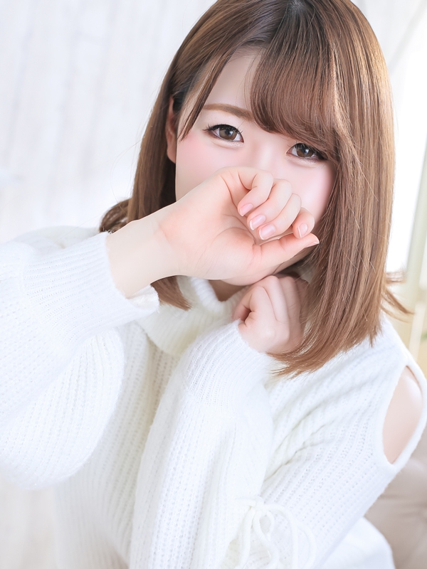 かりん(23歳、B:88、W:57、H:88)