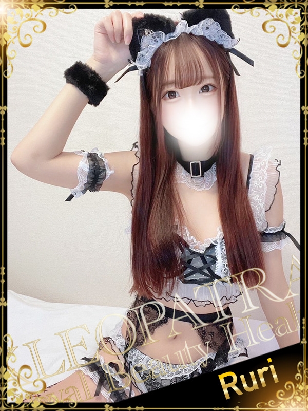 るり★アイドル級の小柄美少女♪(20歳、B:84、W:55、H:86)